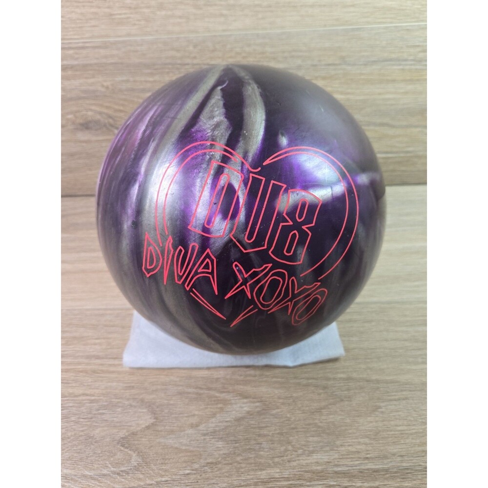 DV8 Diva Bowling Ball 11 Lb “It’s All About Me” Pink Black Swirl. pre-owned